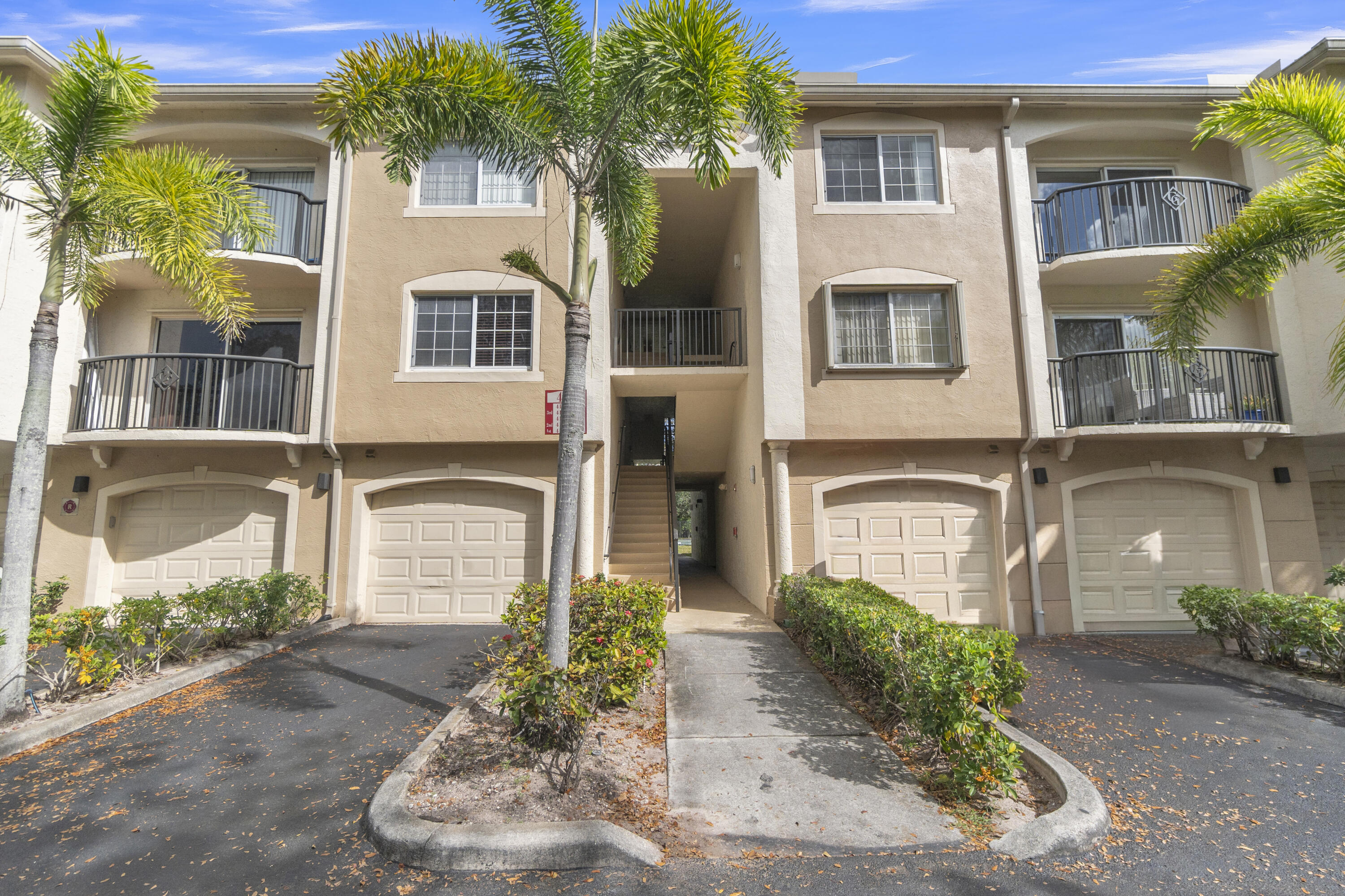 GRAND VIEW AT CRESTWOOD C - Residential Lease