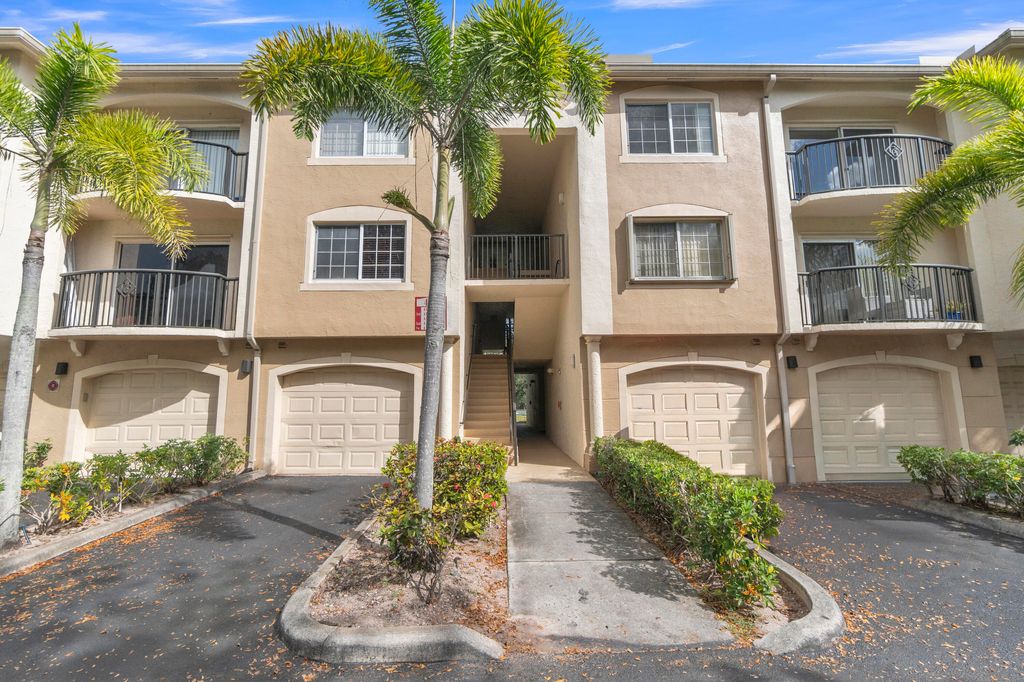 Photo of 400 Crestwood Court N #420, Royal Palm Beach, FL 33411 (MLS # R11143917)