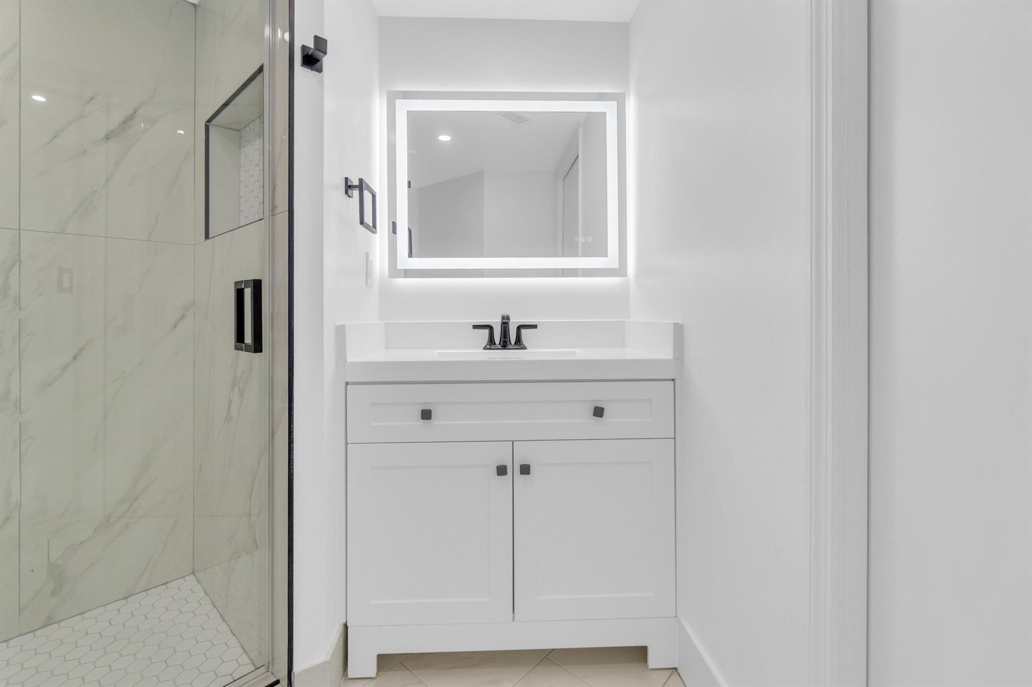 GRAND VIEW AT CRESTWOOD C - Residential Lease