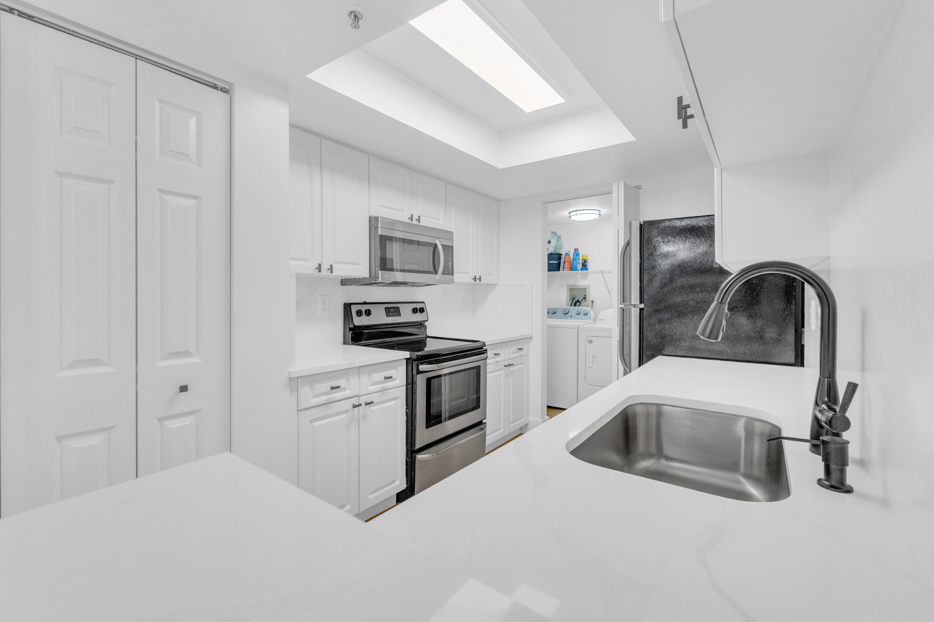 GRAND VIEW AT CRESTWOOD C - Residential Lease