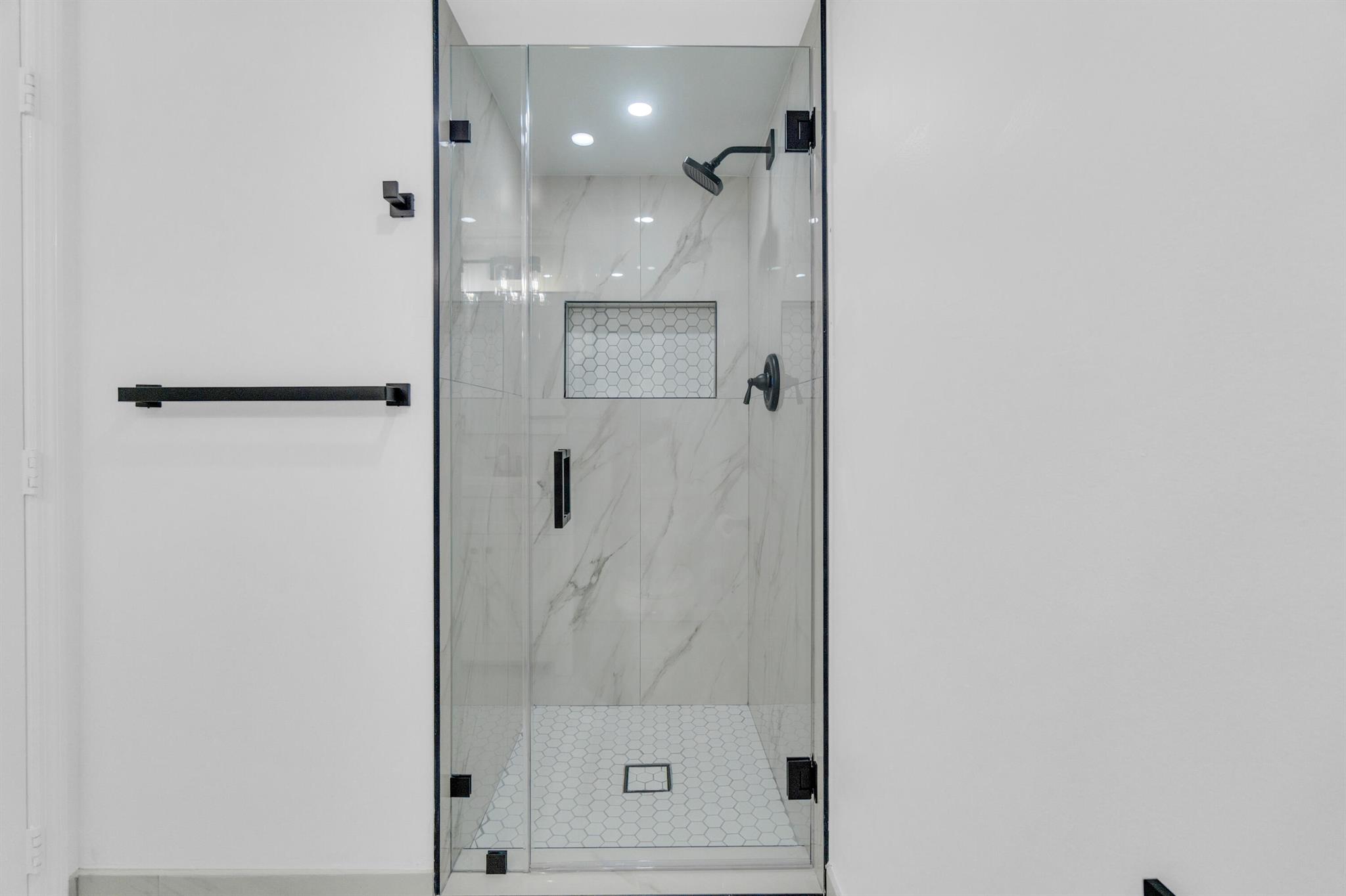 GRAND VIEW AT CRESTWOOD C - Residential Lease