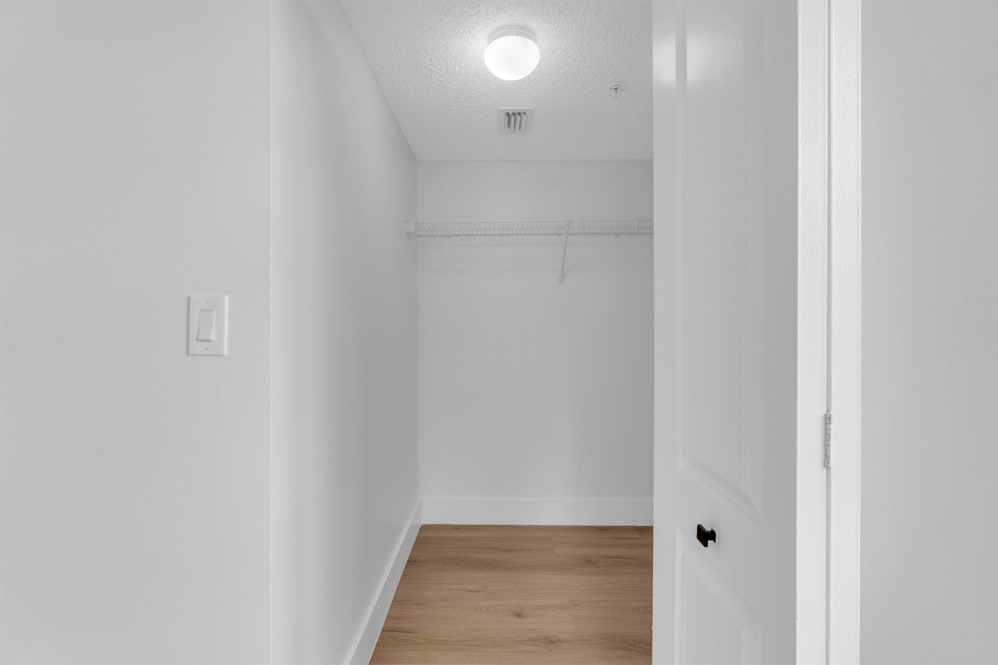 GRAND VIEW AT CRESTWOOD C - Residential Lease