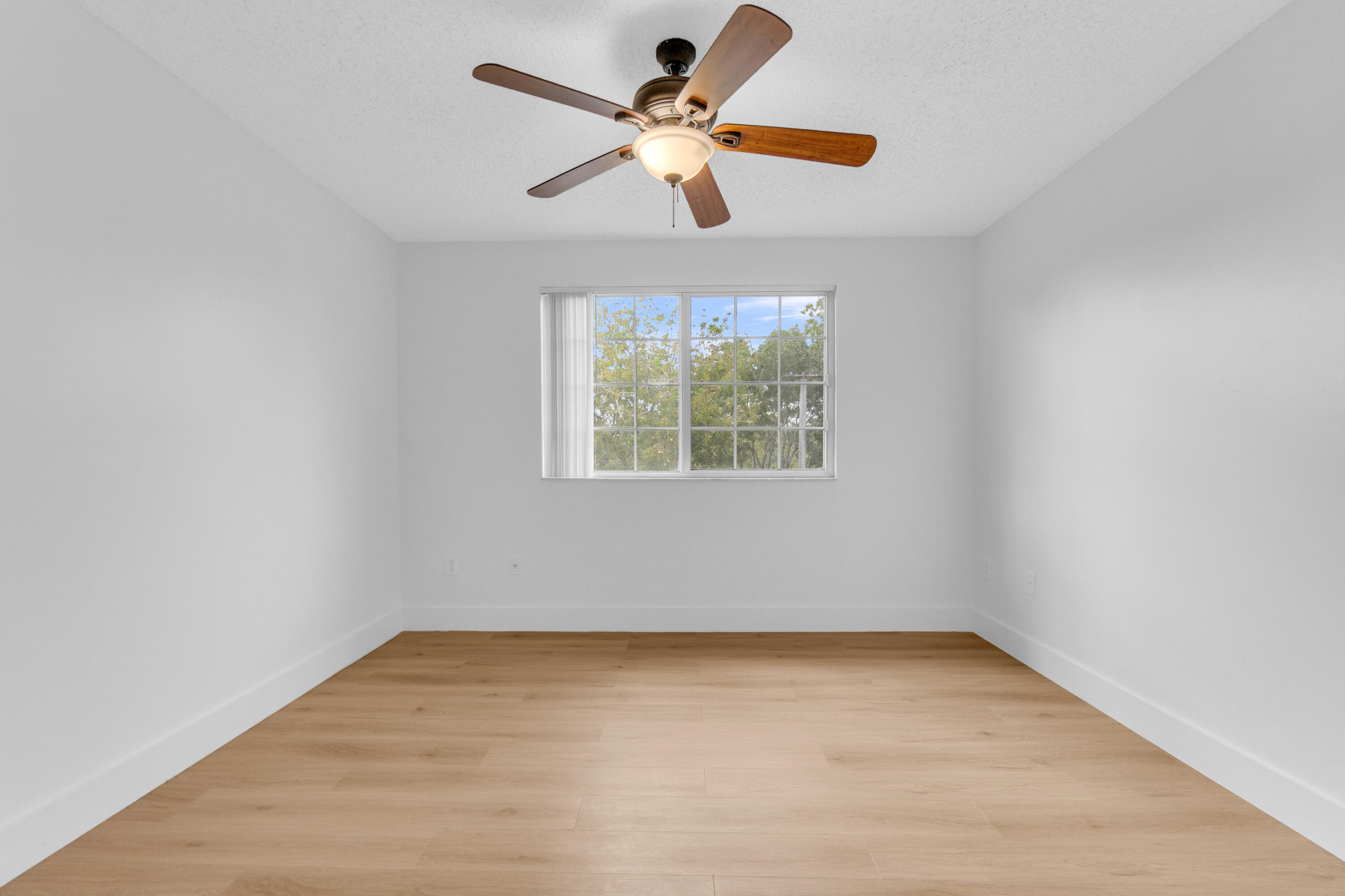 GRAND VIEW AT CRESTWOOD C - Residential Lease