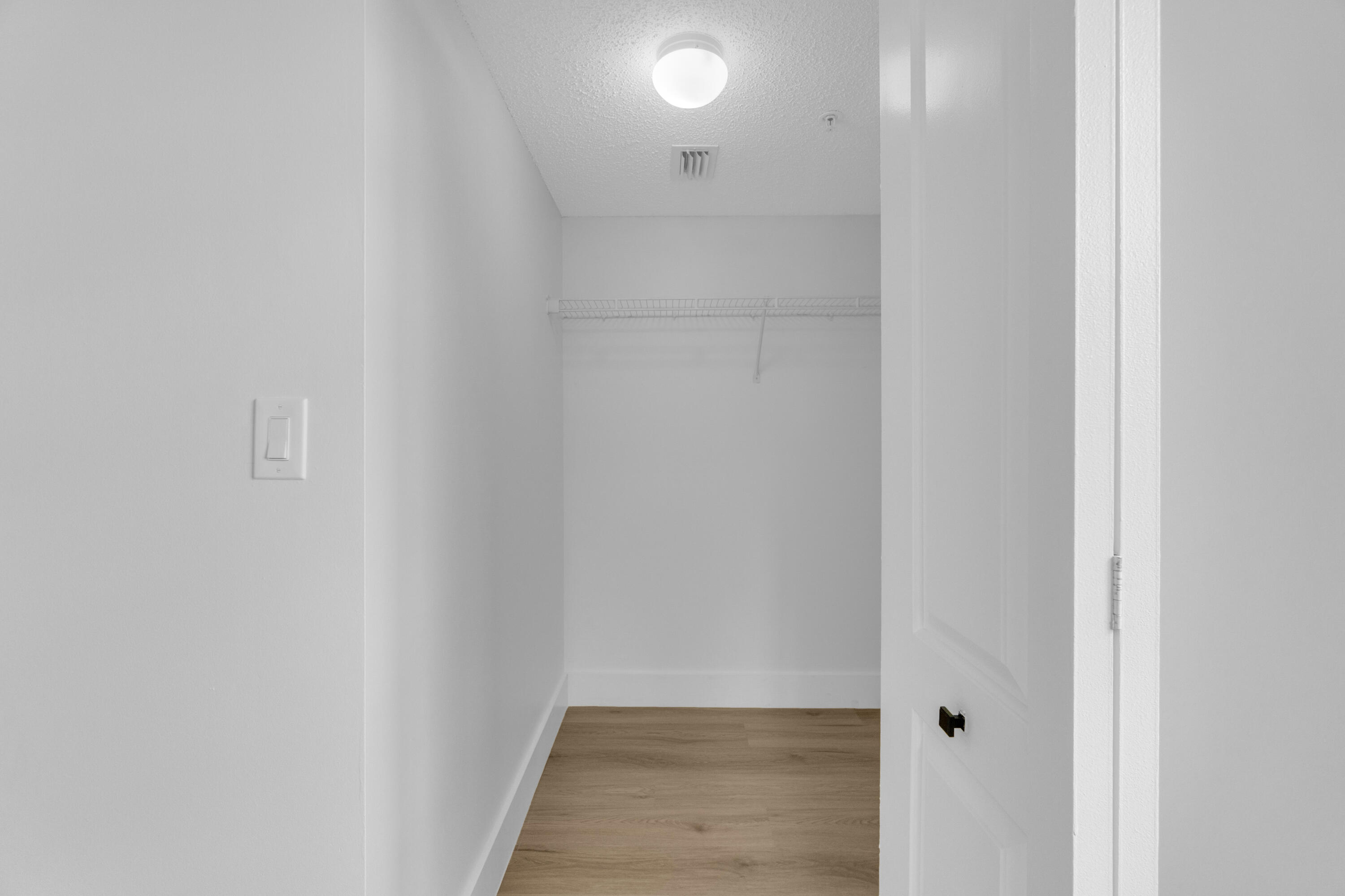 GRAND VIEW AT CRESTWOOD C - Residential Lease