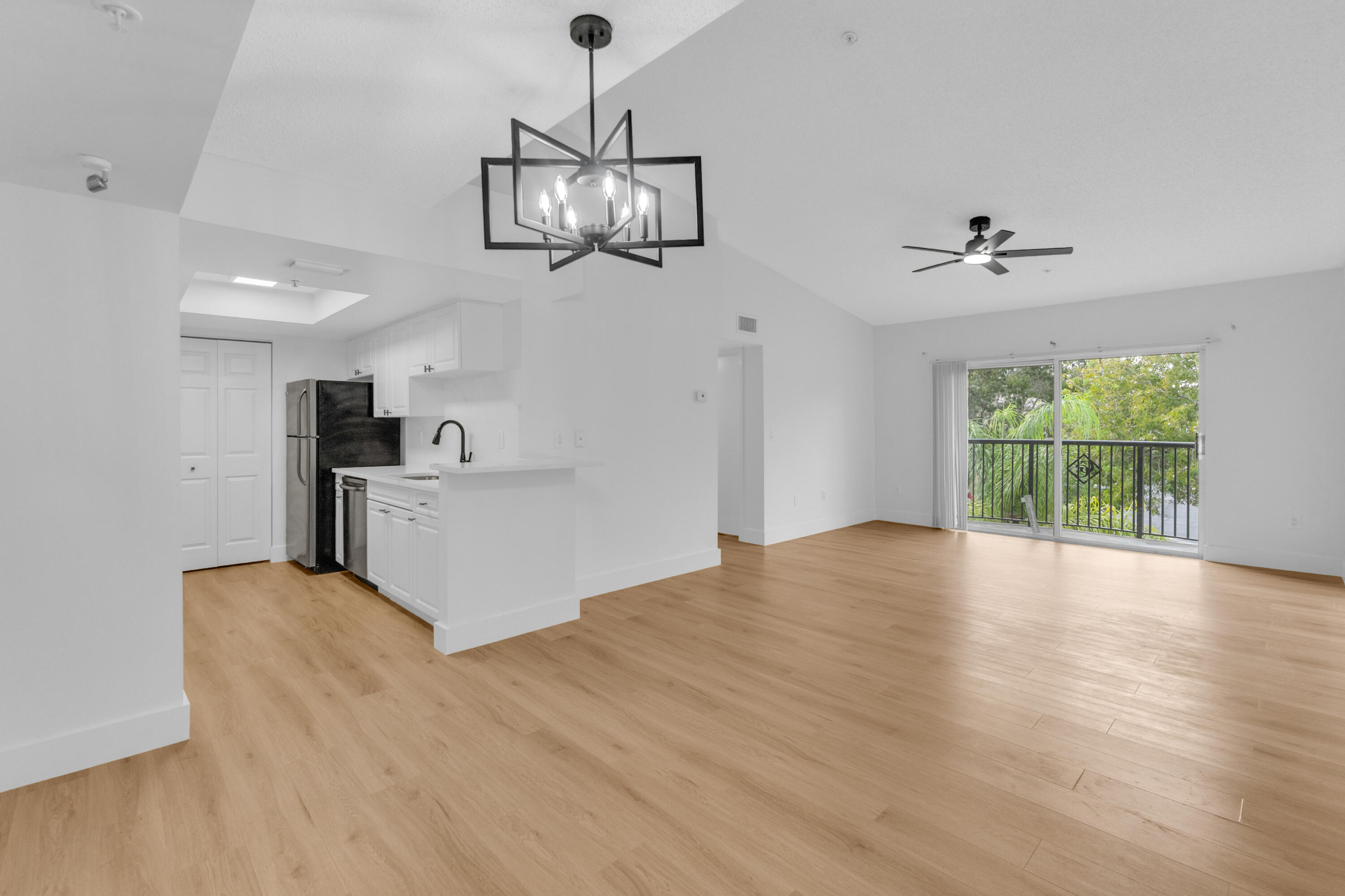 GRAND VIEW AT CRESTWOOD C - Residential Lease