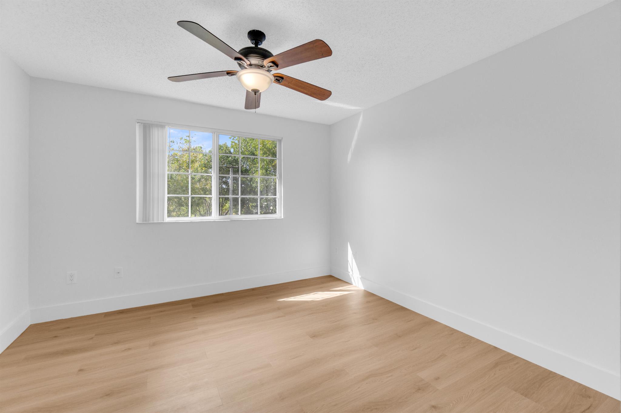 GRAND VIEW AT CRESTWOOD C - Residential Lease