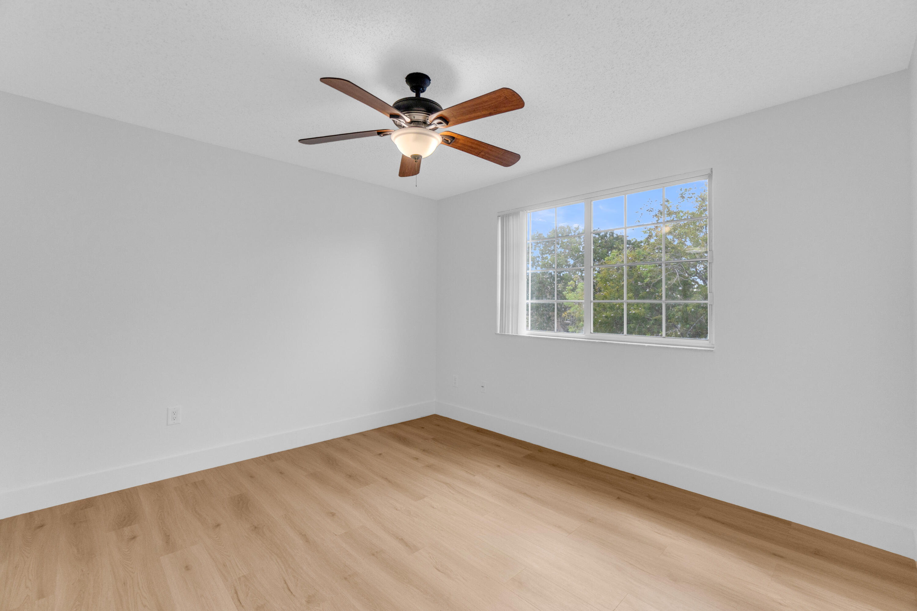 GRAND VIEW AT CRESTWOOD C - Residential Lease