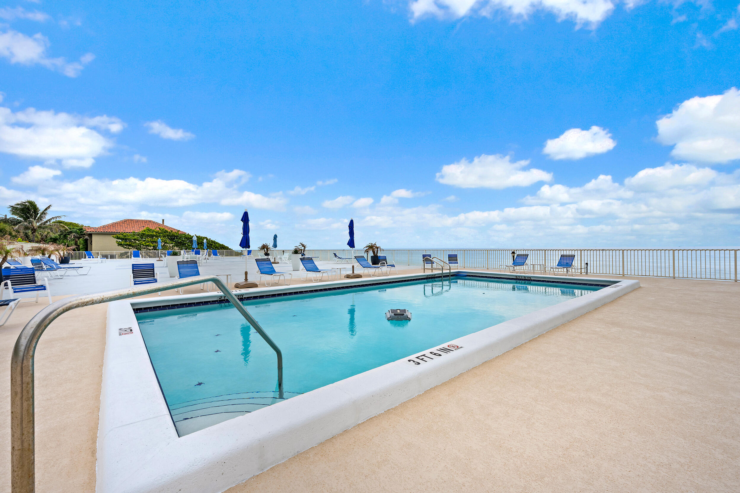 900 Ocean Drive 202