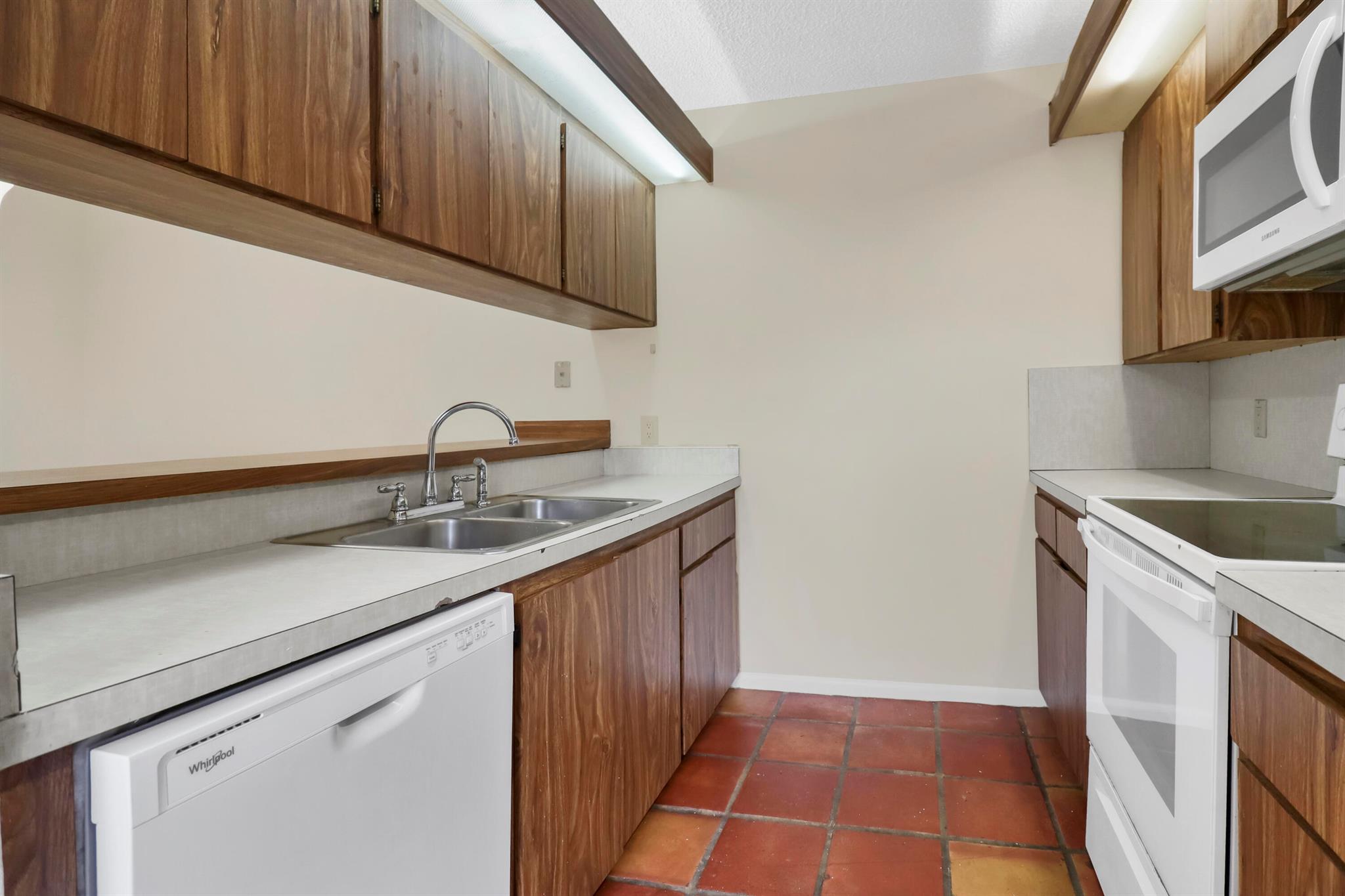 VILLAGE OF SANDALWOOD LAKES 1 - Residential Lease