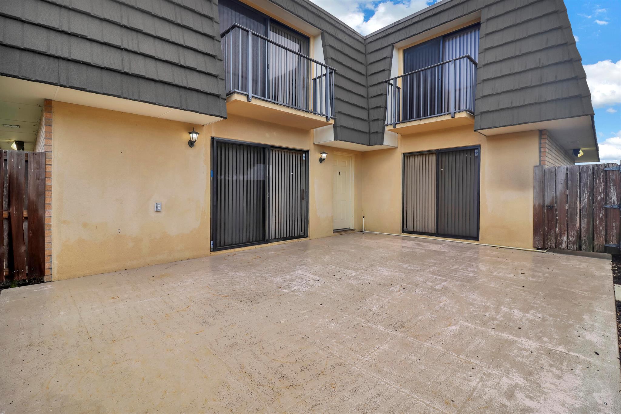 VILLAGE OF SANDALWOOD LAKES 1 - Residential Lease