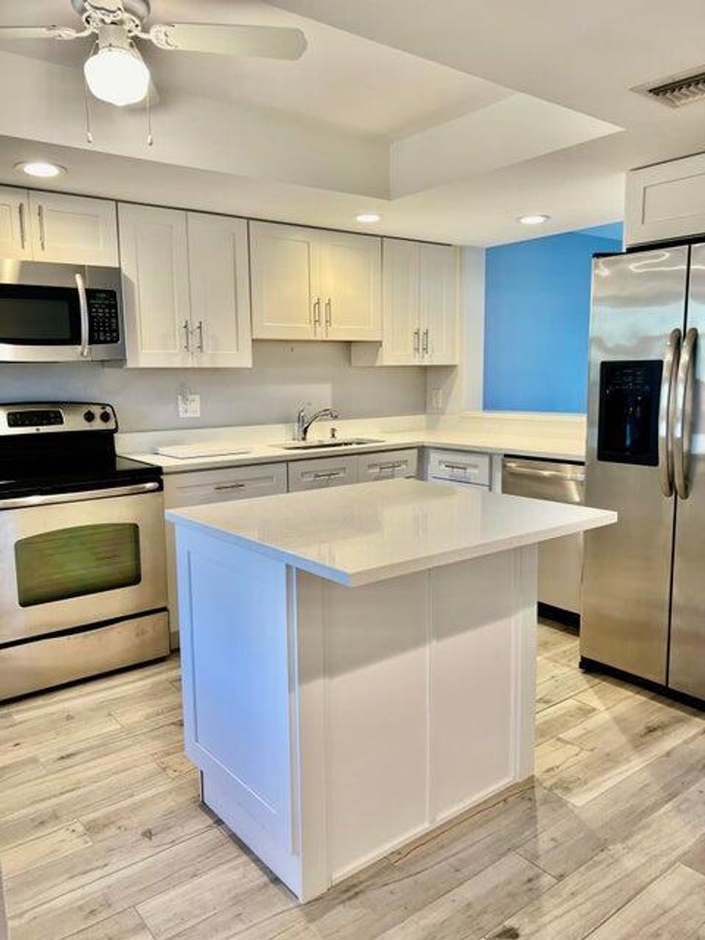 Photo of 1030 Us Highway 1 Apt 302, North Palm Beach, FL 33408 (MLS # B26009233)