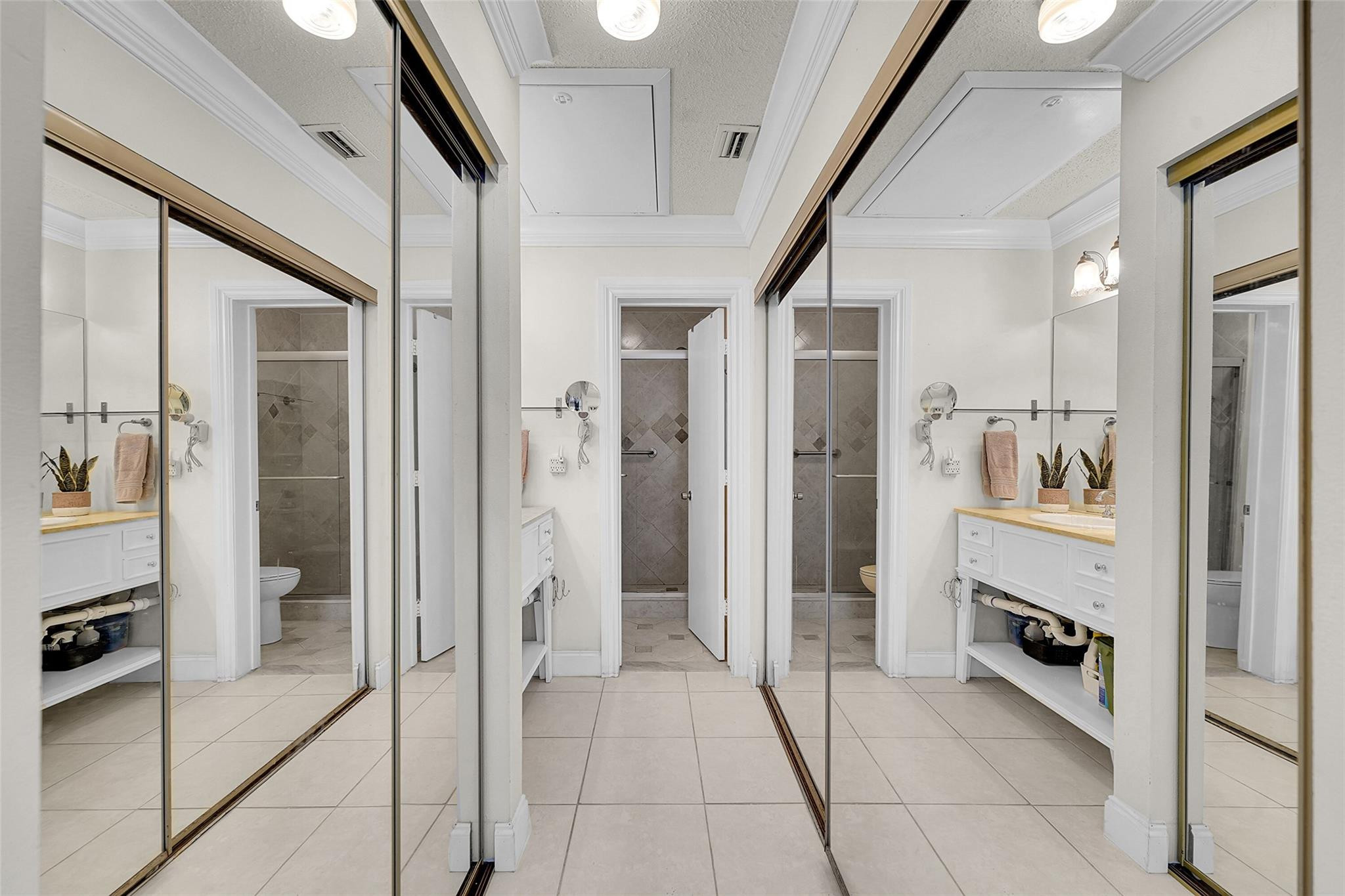 Republic Square - Residential