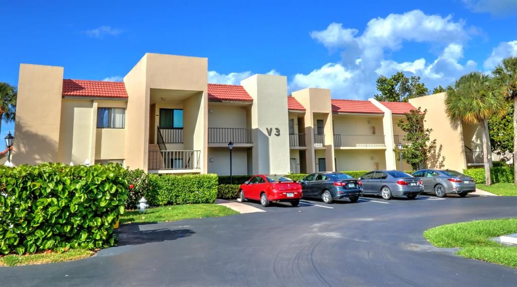 Photo of 1605 S Us Highway 1 #V3-205, Jupiter, FL 33477 (MLS # R10743959)