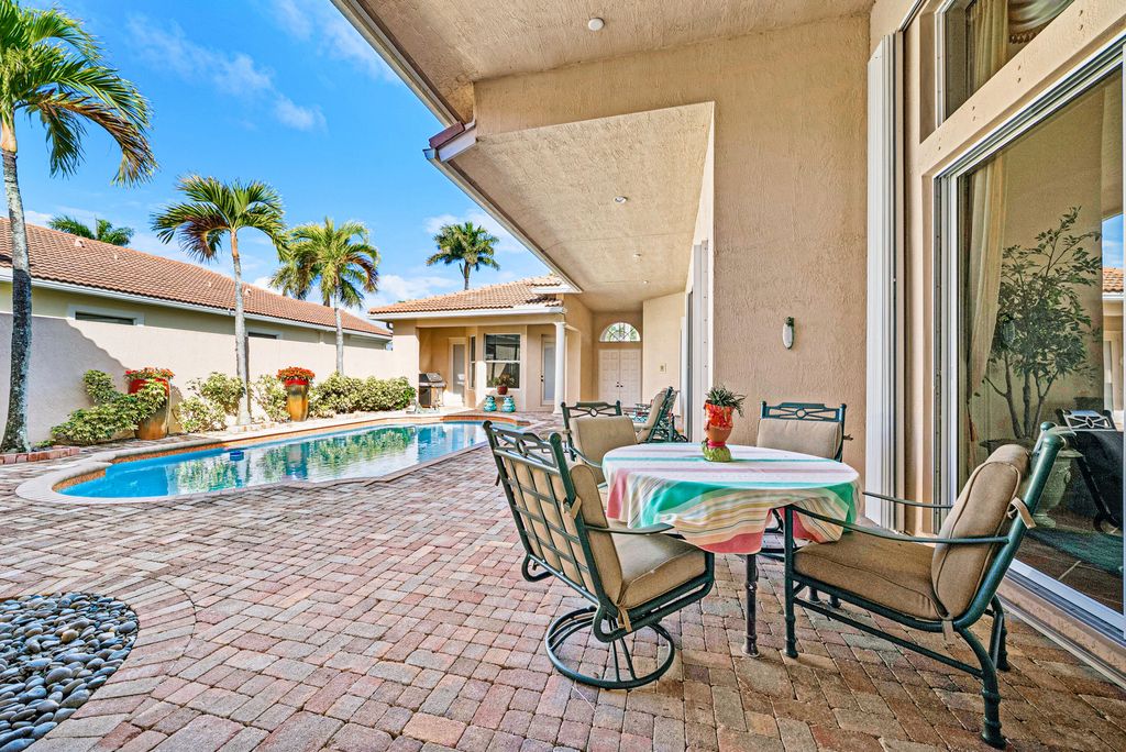 Photo of 522 Les Jardin Drive, Palm Beach Gardens, FL 33410 (MLS # R11165823)