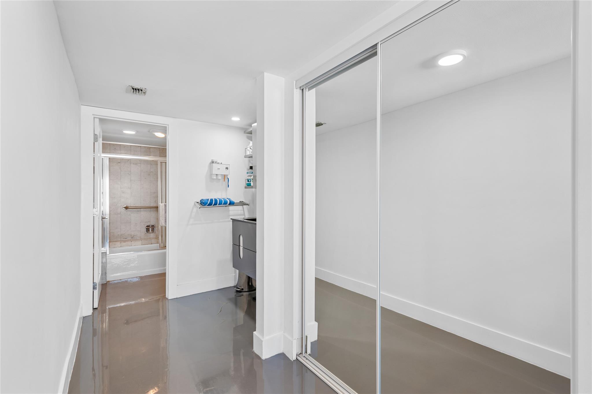 Playa Del Mar - Residential