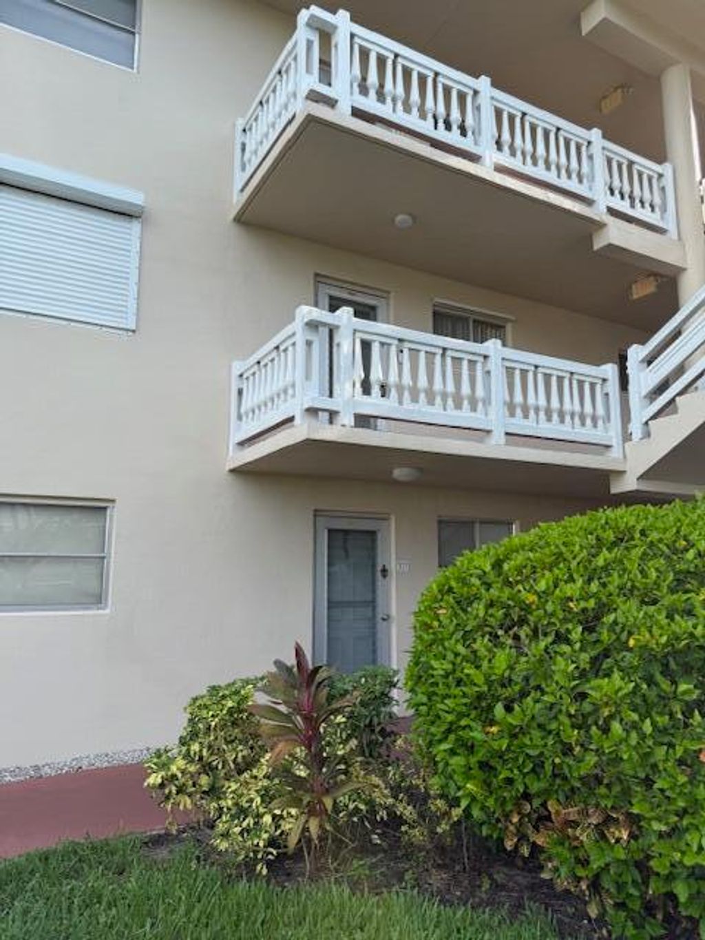 Photo of 2811 S Garden Drive #201, Palm Springs, FL 33461 (MLS # R11122009)