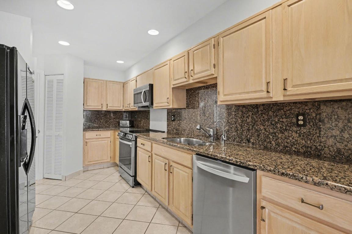 CYPRESS POINT VILLAS OF BOCA WEST - Residential