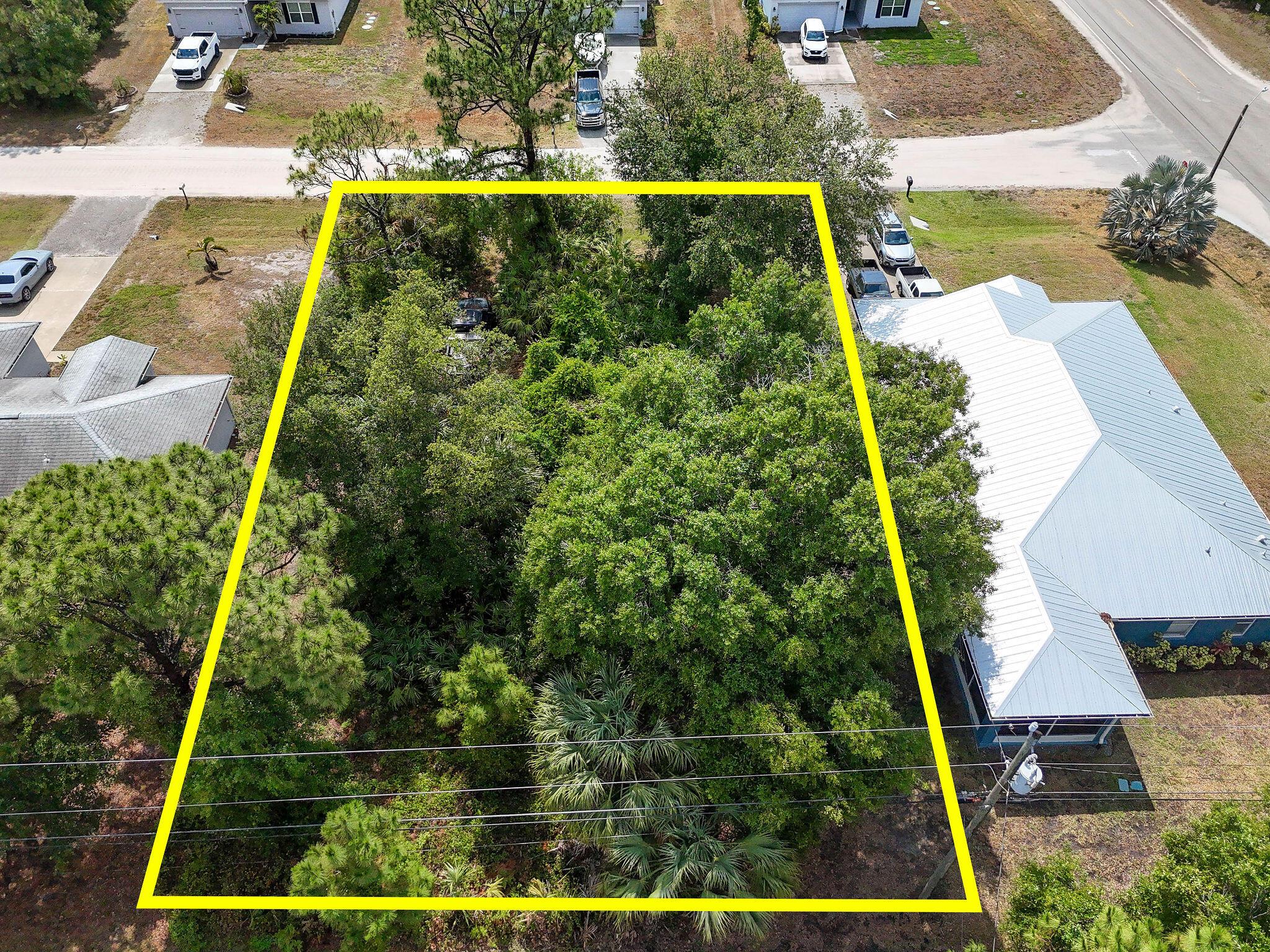 VERO LAKES ESTATES - Land