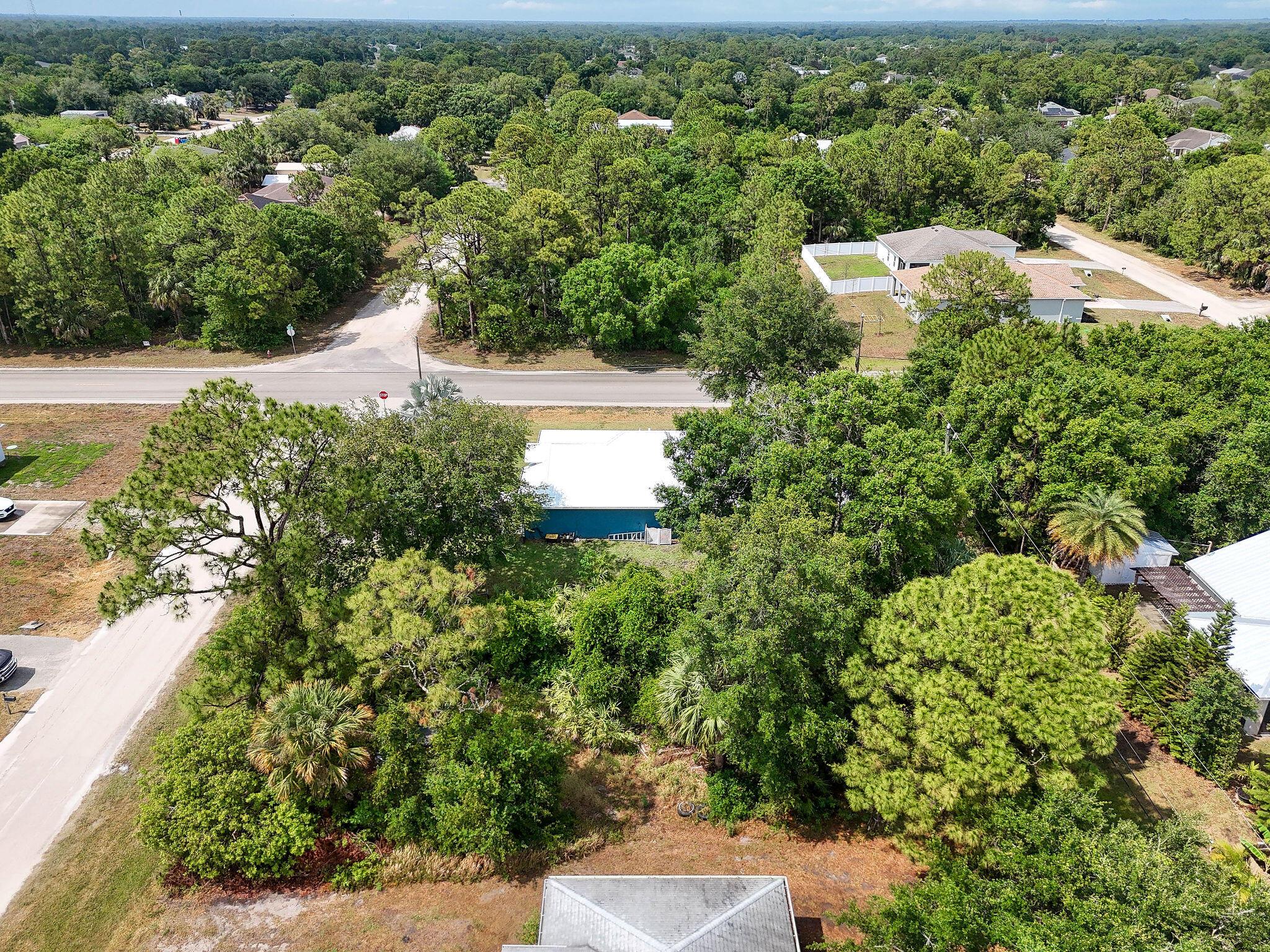 VERO LAKES ESTATES - Land