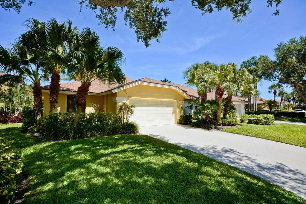 Photo of 141 Cape Pointe Circle, Jupiter, FL 33477 (MLS # R11161798)