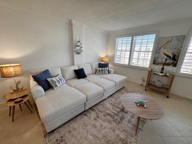 LA BONNE VIE CONDO - Residential Lease