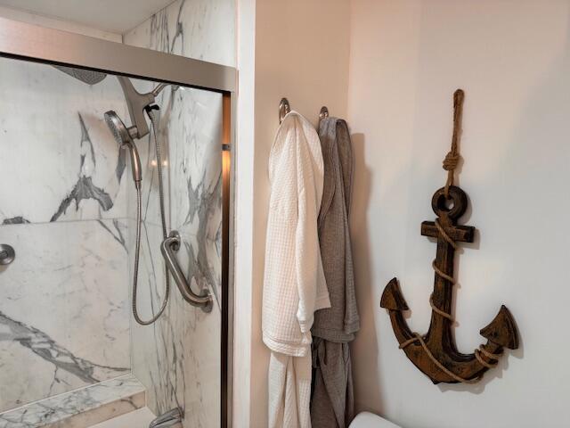 LA BONNE VIE CONDO - Residential Lease