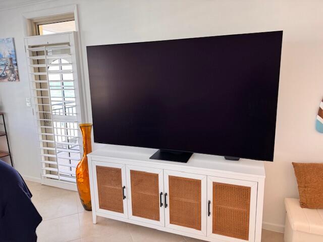 LA BONNE VIE CONDO - Residential Lease