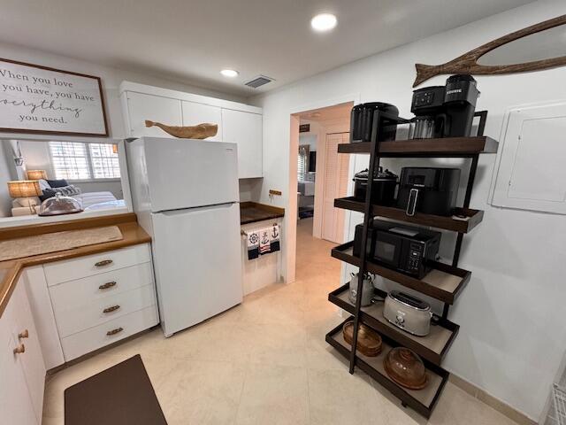 LA BONNE VIE CONDO - Residential Lease