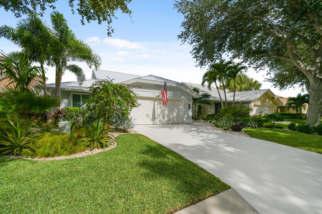 Photo of 438 River Edge Road, Jupiter, FL 33477 (MLS # R11150055)