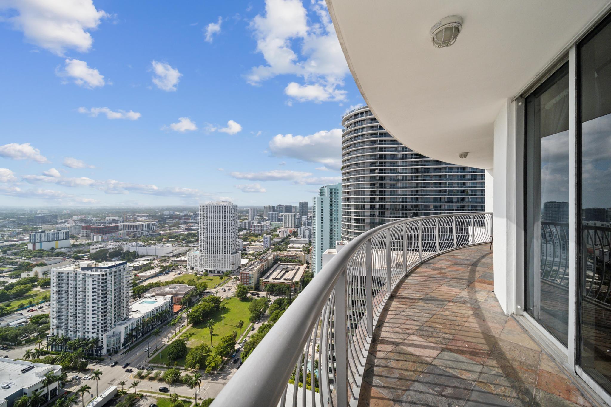 OPERA TOWER - Residential