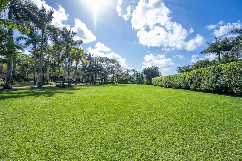 MALLET HILL OF WELLINGTON COUNTRYPLACE - Residential