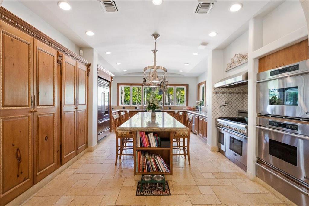 MALLET HILL OF WELLINGTON COUNTRYPLACE - Residential