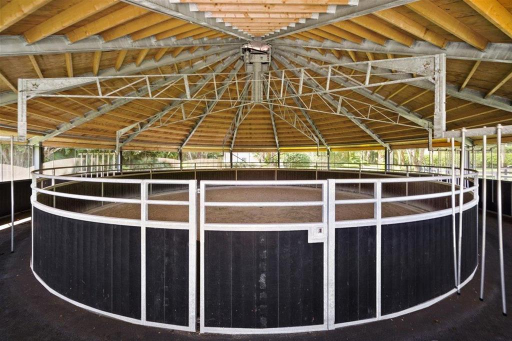 MALLET HILL OF WELLINGTON COUNTRYPLACE - Residential