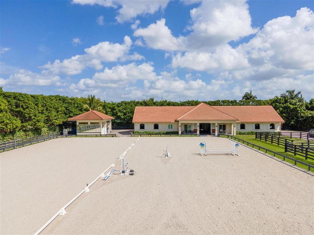 MALLET HILL OF WELLINGTON COUNTRYPLACE - Residential