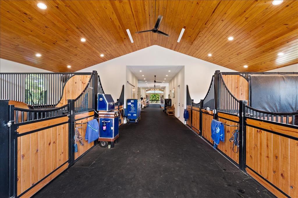 MALLET HILL OF WELLINGTON COUNTRYPLACE - Residential