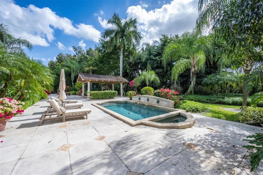 MALLET HILL OF WELLINGTON COUNTRYPLACE - Residential