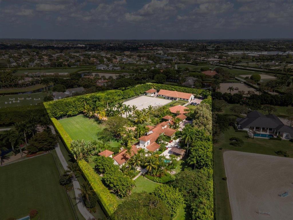 MALLET HILL OF WELLINGTON COUNTRYPLACE - Residential