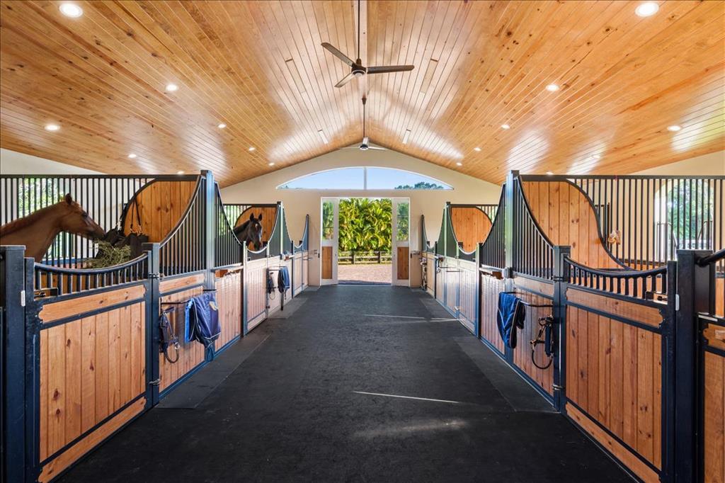 MALLET HILL OF WELLINGTON COUNTRYPLACE - Residential