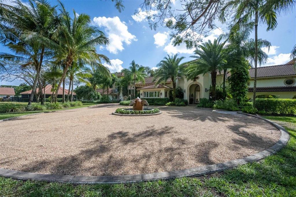 MALLET HILL OF WELLINGTON COUNTRYPLACE - Residential