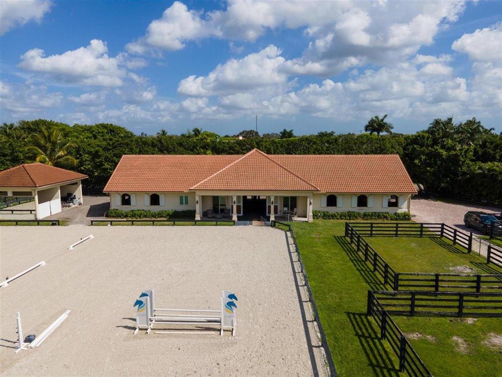 MALLET HILL OF WELLINGTON COUNTRYPLACE - Residential