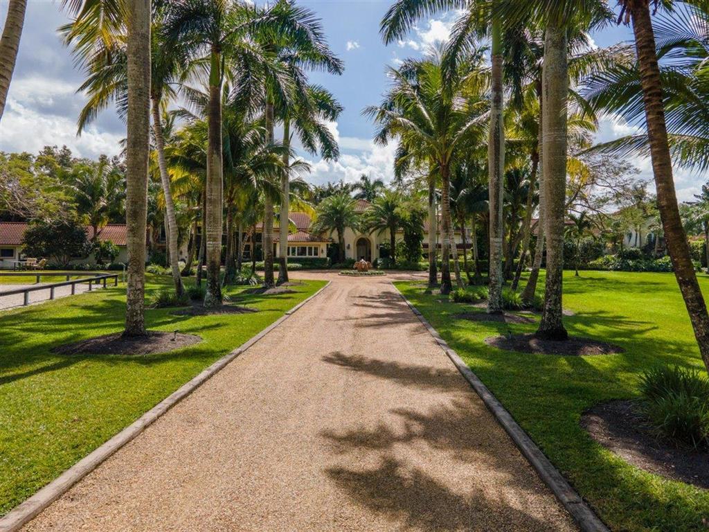 MALLET HILL OF WELLINGTON COUNTRYPLACE - Residential