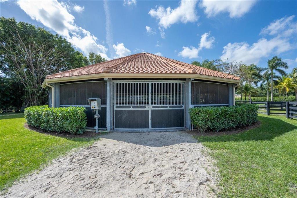 MALLET HILL OF WELLINGTON COUNTRYPLACE - Residential