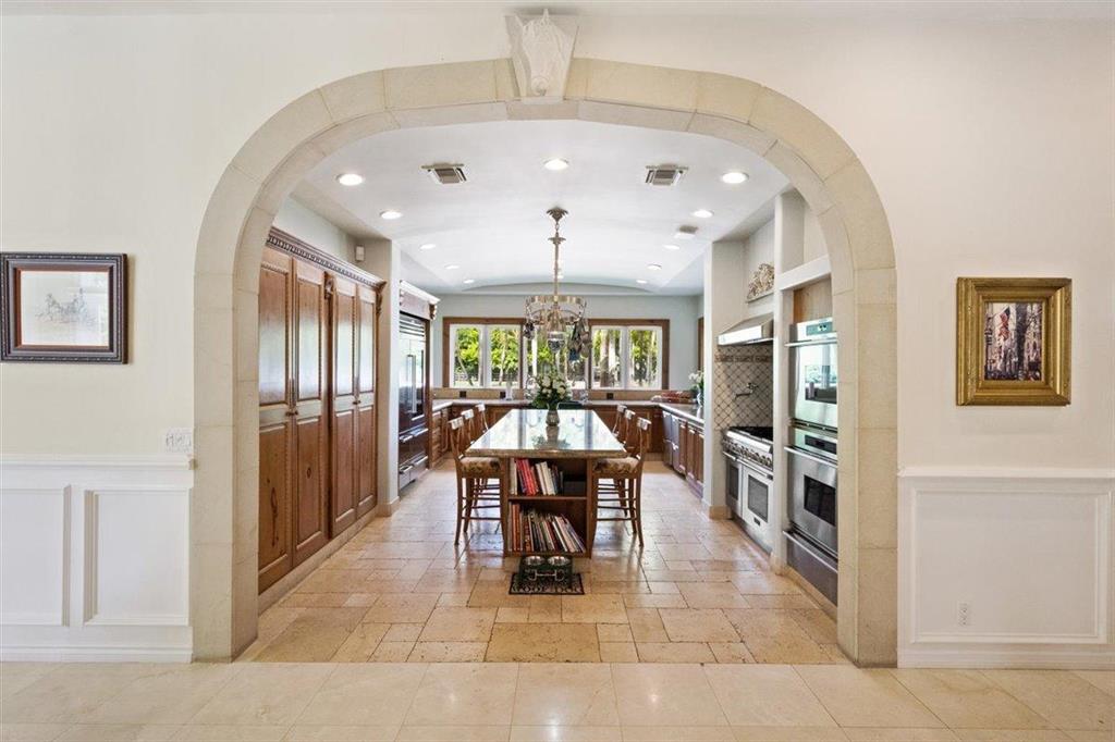 MALLET HILL OF WELLINGTON COUNTRYPLACE - Residential