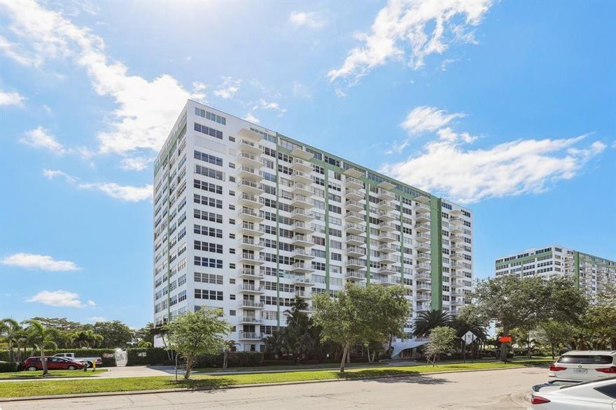 Beautiful condo in a tremendous location 5 minutes from the beach great views lowest price in the building! This is the best deal you can get large 2/2 1,183 sq ft. Very clean and bright unit. Close to Aventura Mall beautiful facilities gated community. Very well kept. Has 50 YEAR RE-CERTIFICATION Easy to show! Call or text listing agent