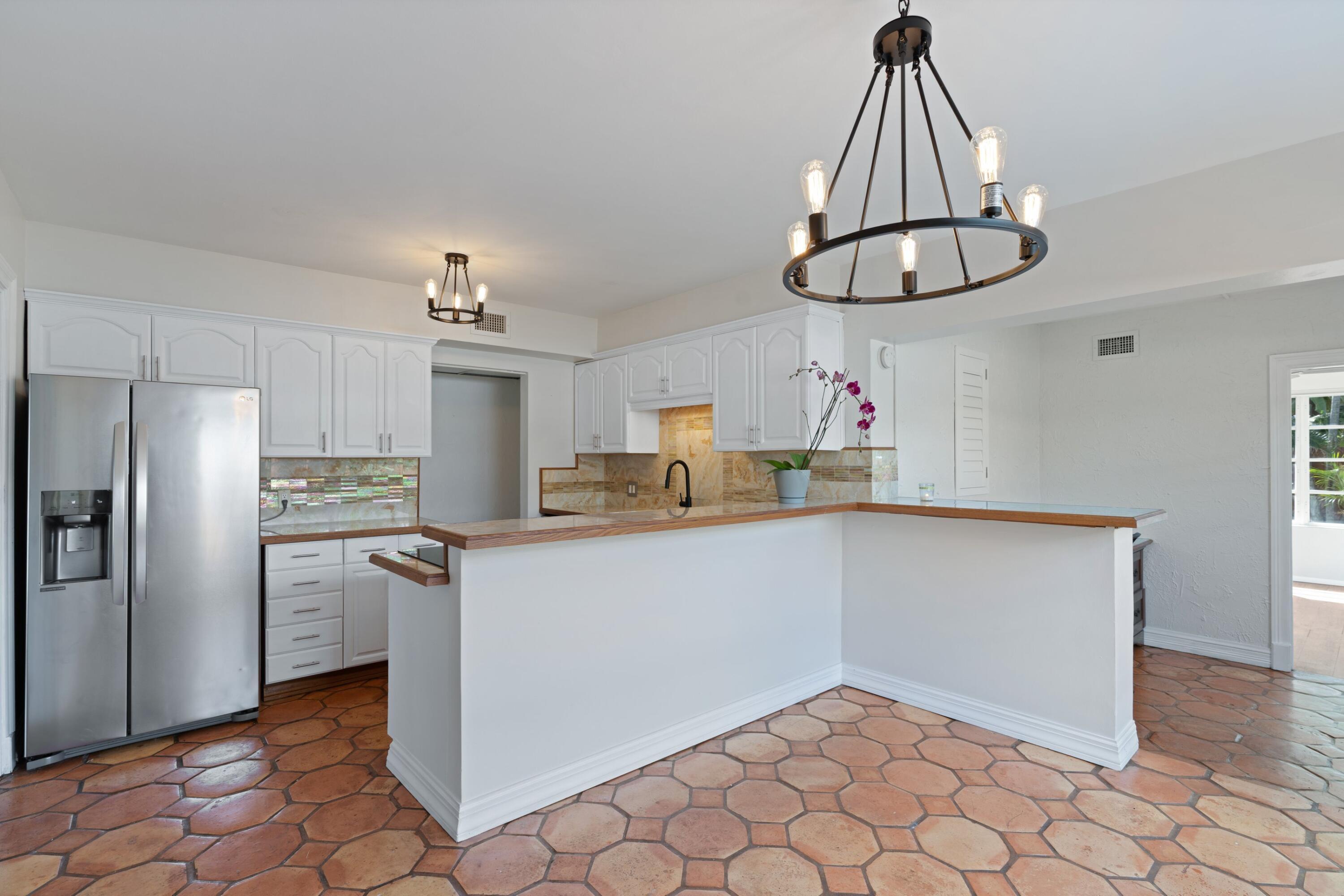 View photos, virtual tours, details... 215 Columbia Drive