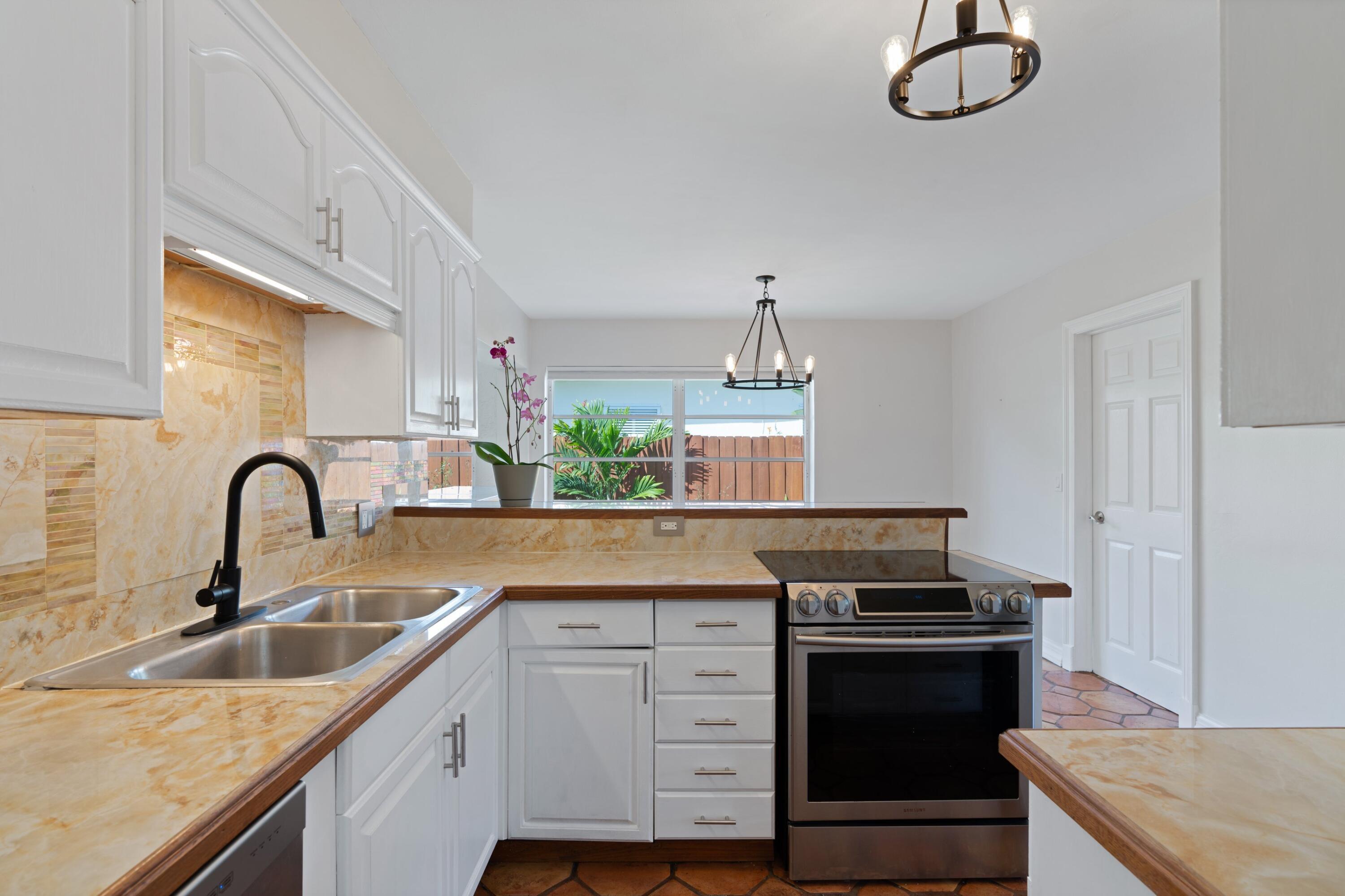View photos, virtual tours, details... 215 Columbia Drive