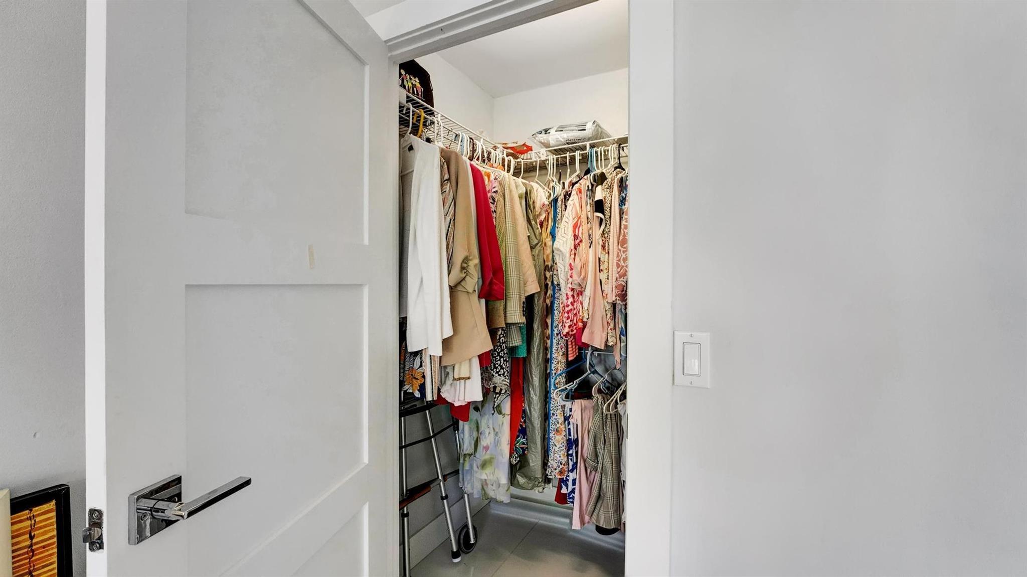 BARCLAY CONDO - Residential Lease