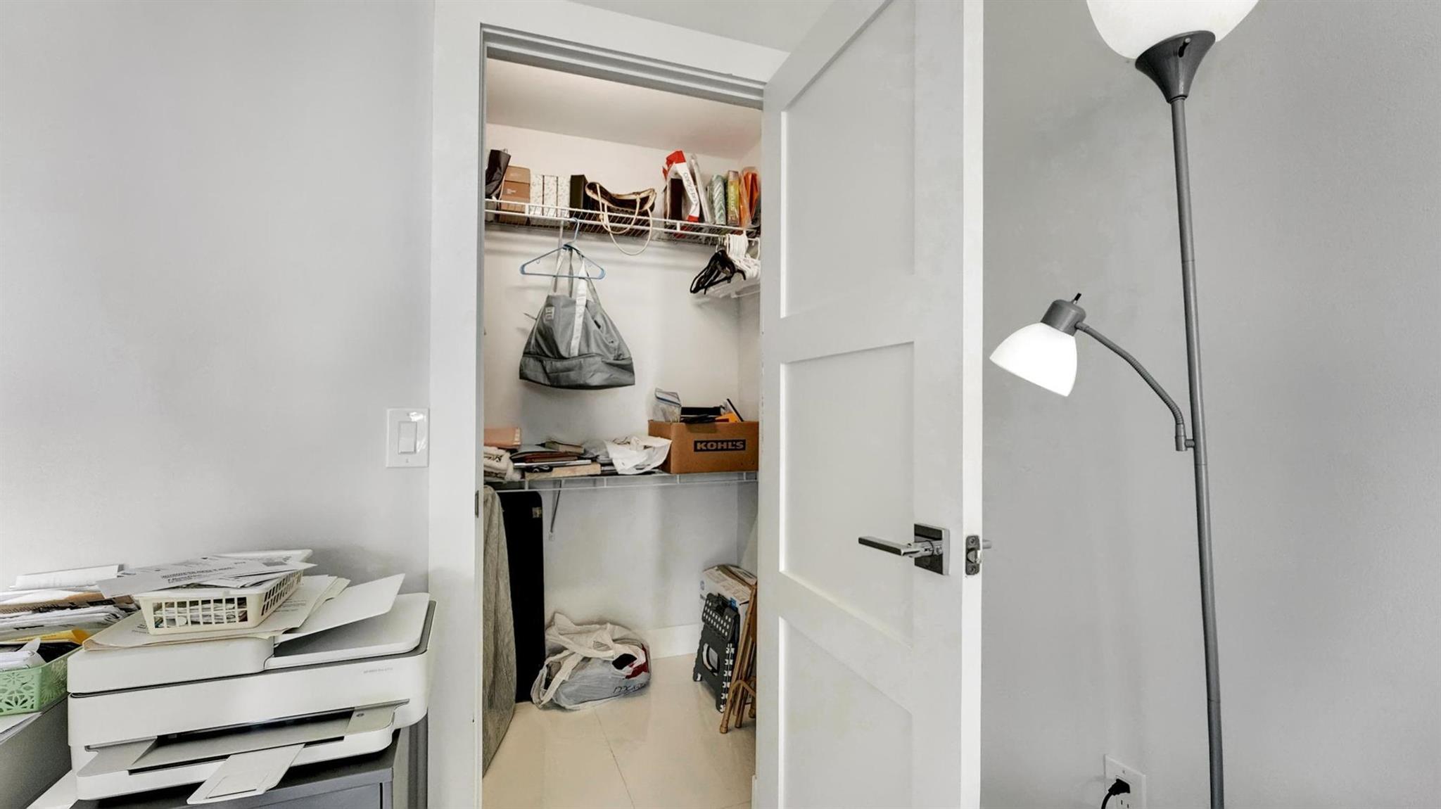 BARCLAY CONDO - Residential Lease