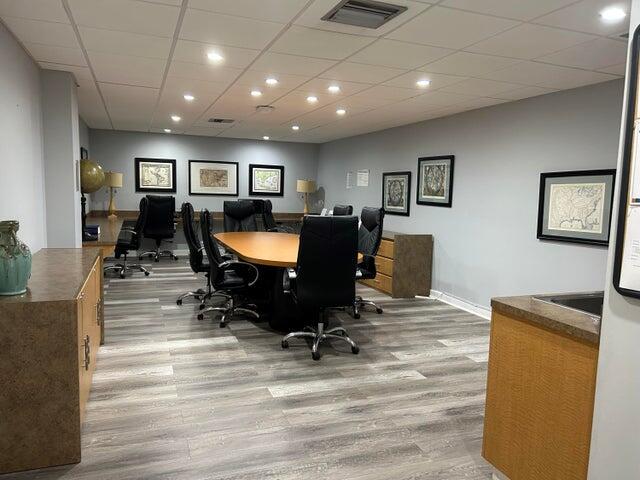 BARCLAY CONDO - Residential Lease