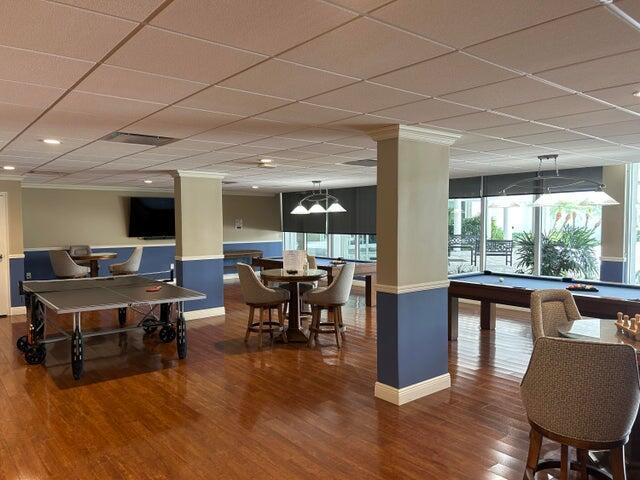 BARCLAY CONDO - Residential Lease